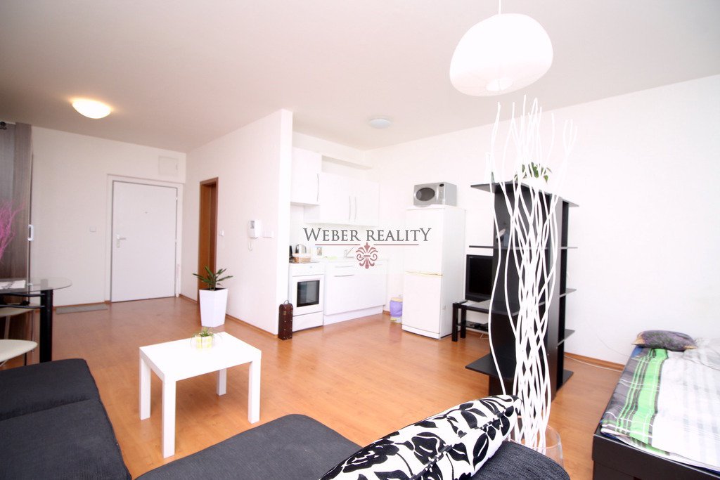 WEBER REALITY 1-izb.kompletne zariadený byt v KOLOSEU pri Kuchajde a Poluse, moderný, pekný
