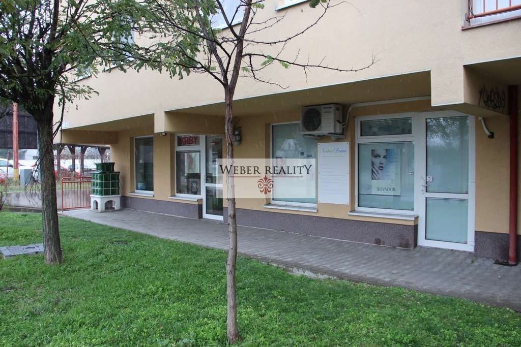 WEBER REALITY Exkluzívny obchodný priestor v Prievoze s výkladom a vstupom z ulice