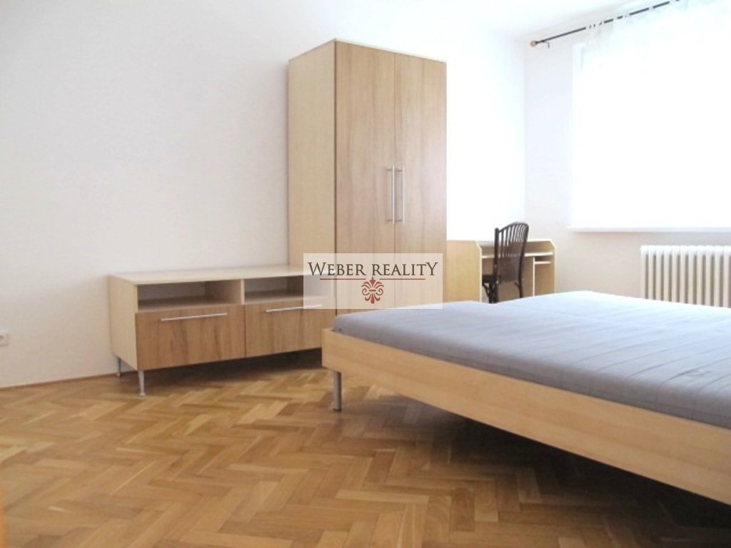WEBER REALITY 1-izb.zariadený pekný byt na KRAMÁROCH, Guothova ul. v tichom prostredí, park